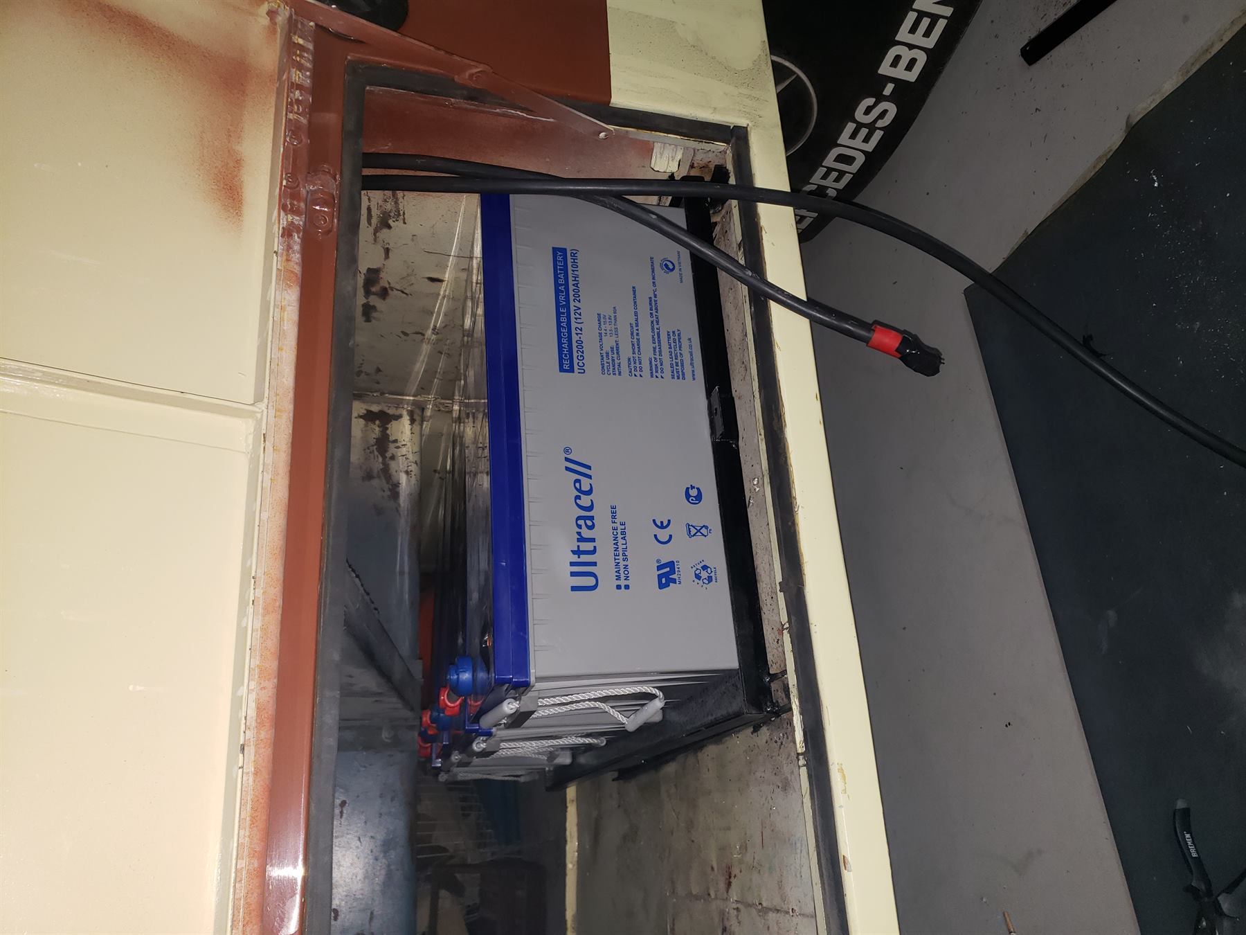 Detalle de batería Ultracell del sistema solar